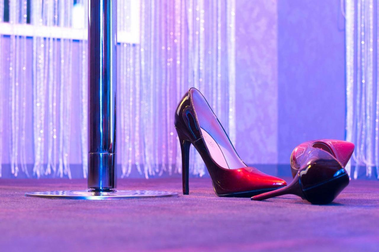 Love Room Proche Rennes Le Cocon Enchanteur Plelan-le-Grand Bagian luar foto